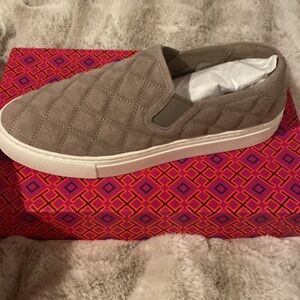 Quilted Slip-On Tory Burch Shoes Size 9 Excellent Condition.